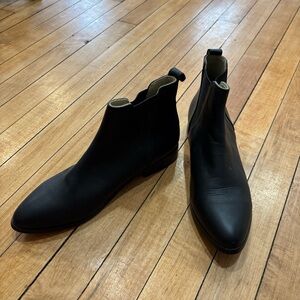 Nisolo Black Leather Chelsea Boots